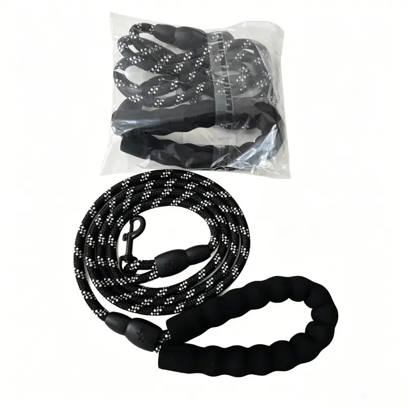 Reflective Dog Leash with Comfortable Cushioned Handle, Dual-Layer Heavy-Duty Design for Strong Dogs, Enhanced Safety and Control, No Tangle Leash